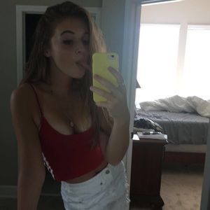 Meet your Posher, Alyssa